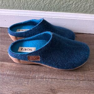 Taos Clogs 38